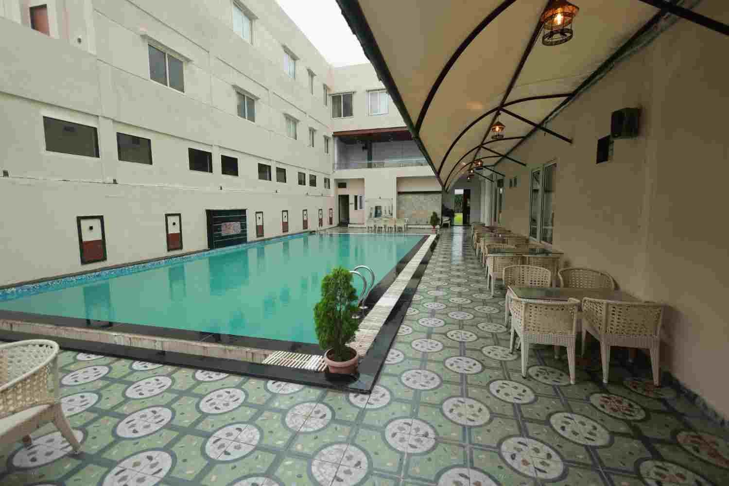 Pool party celebration at Lakeview Resort
